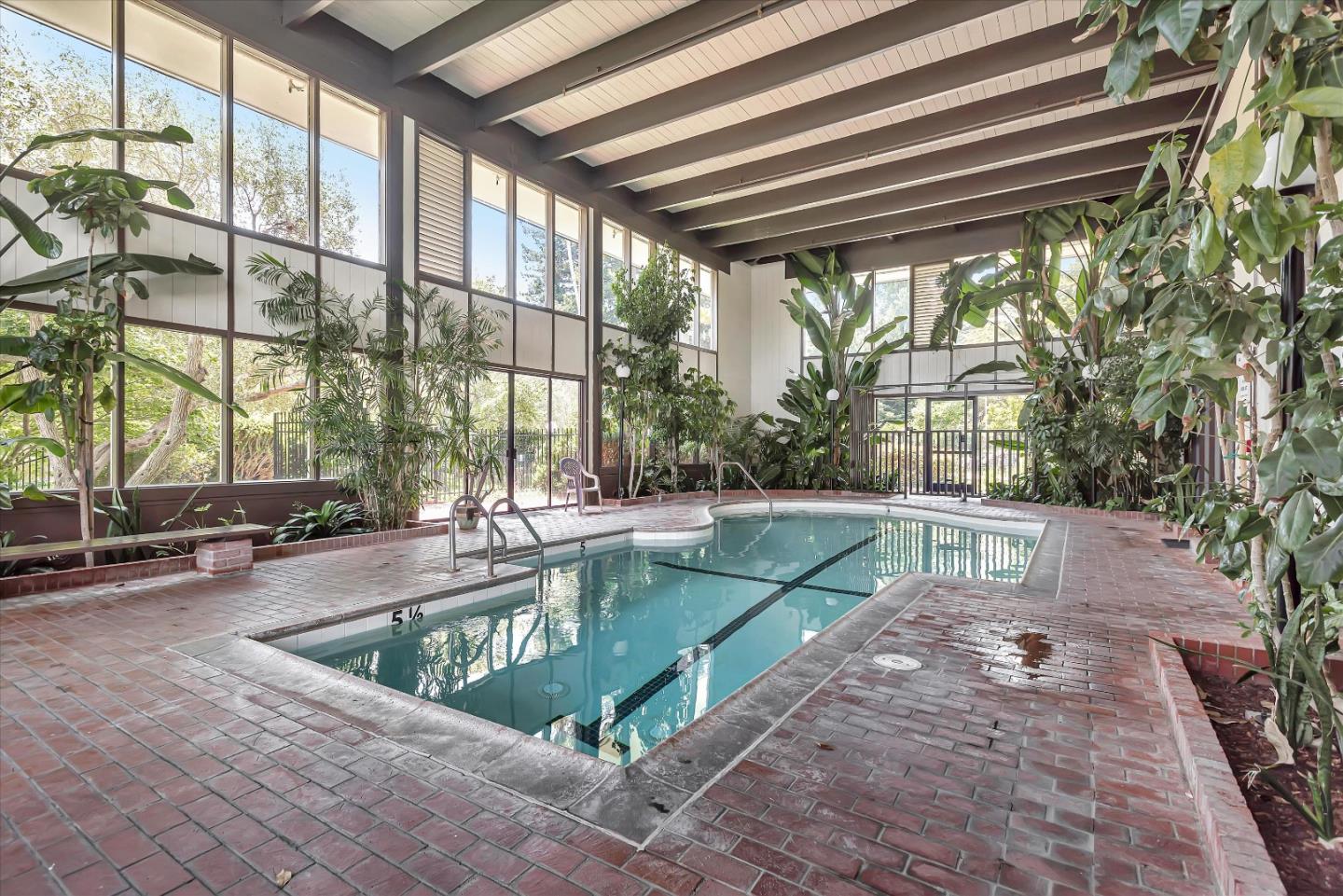 6348 Shelter Creek LN