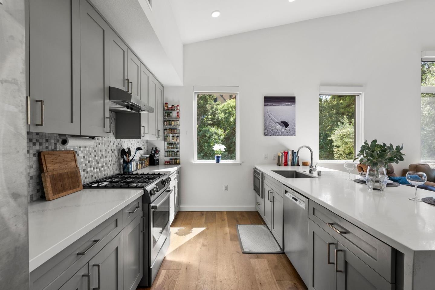 400 El Camino Real 402