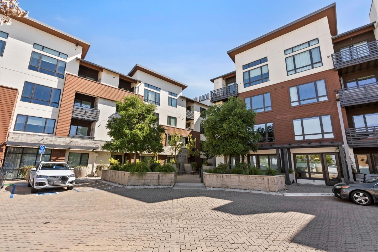 400 El Camino Real 402