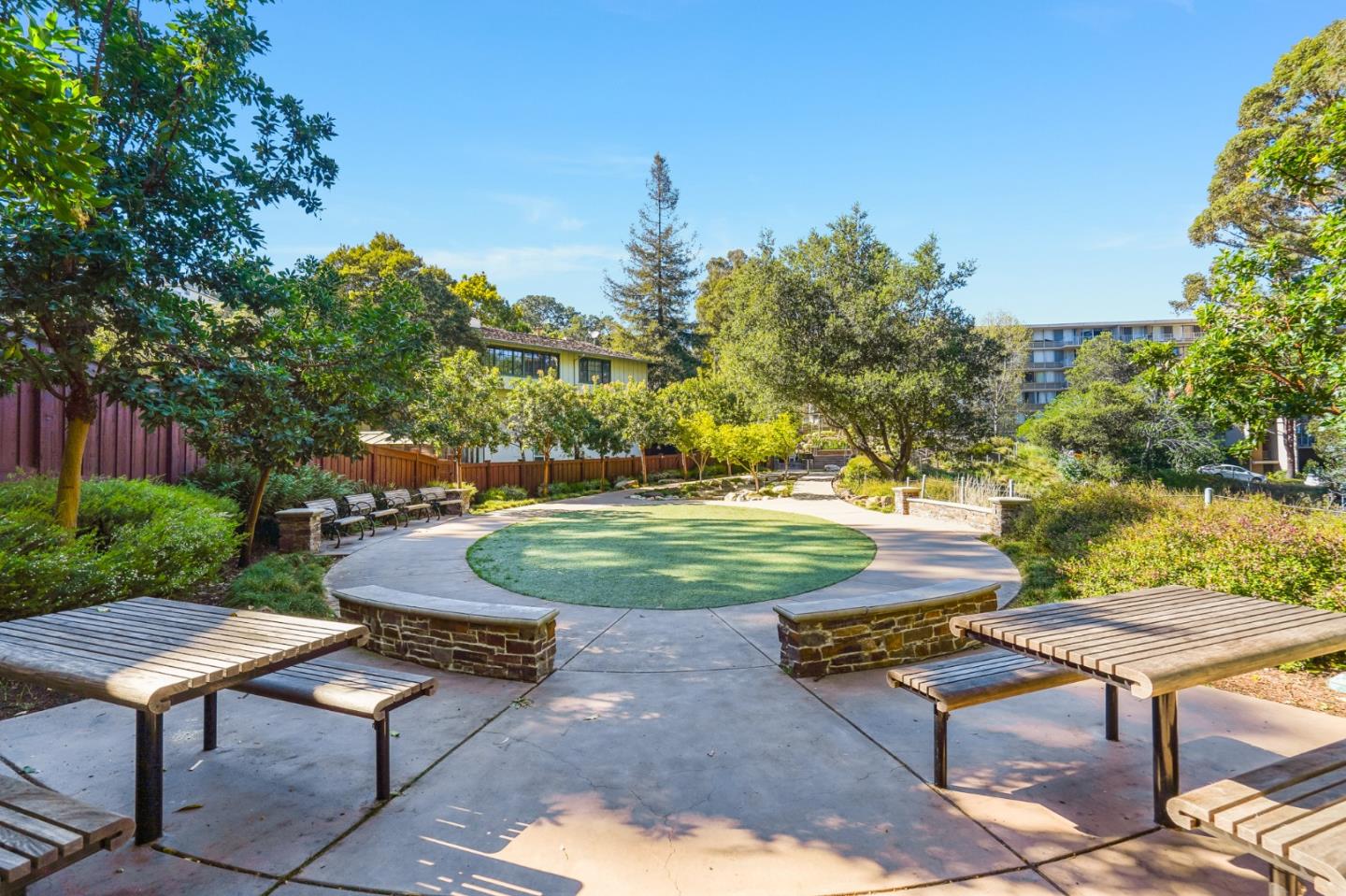 400 El Camino Real 402