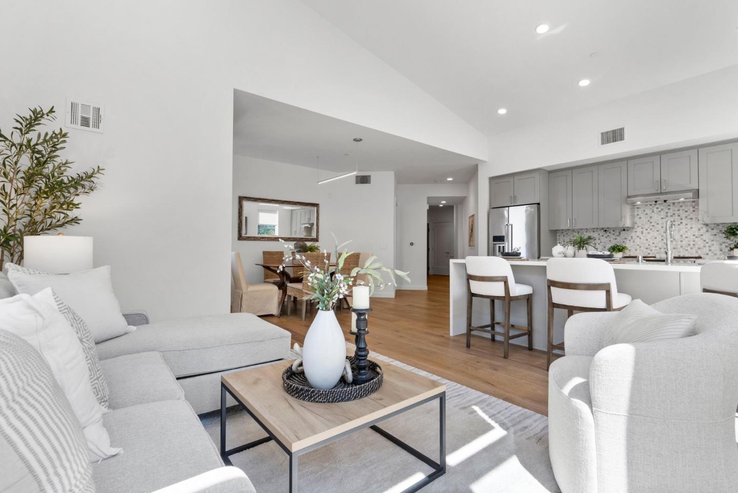400 El Camino Real 402