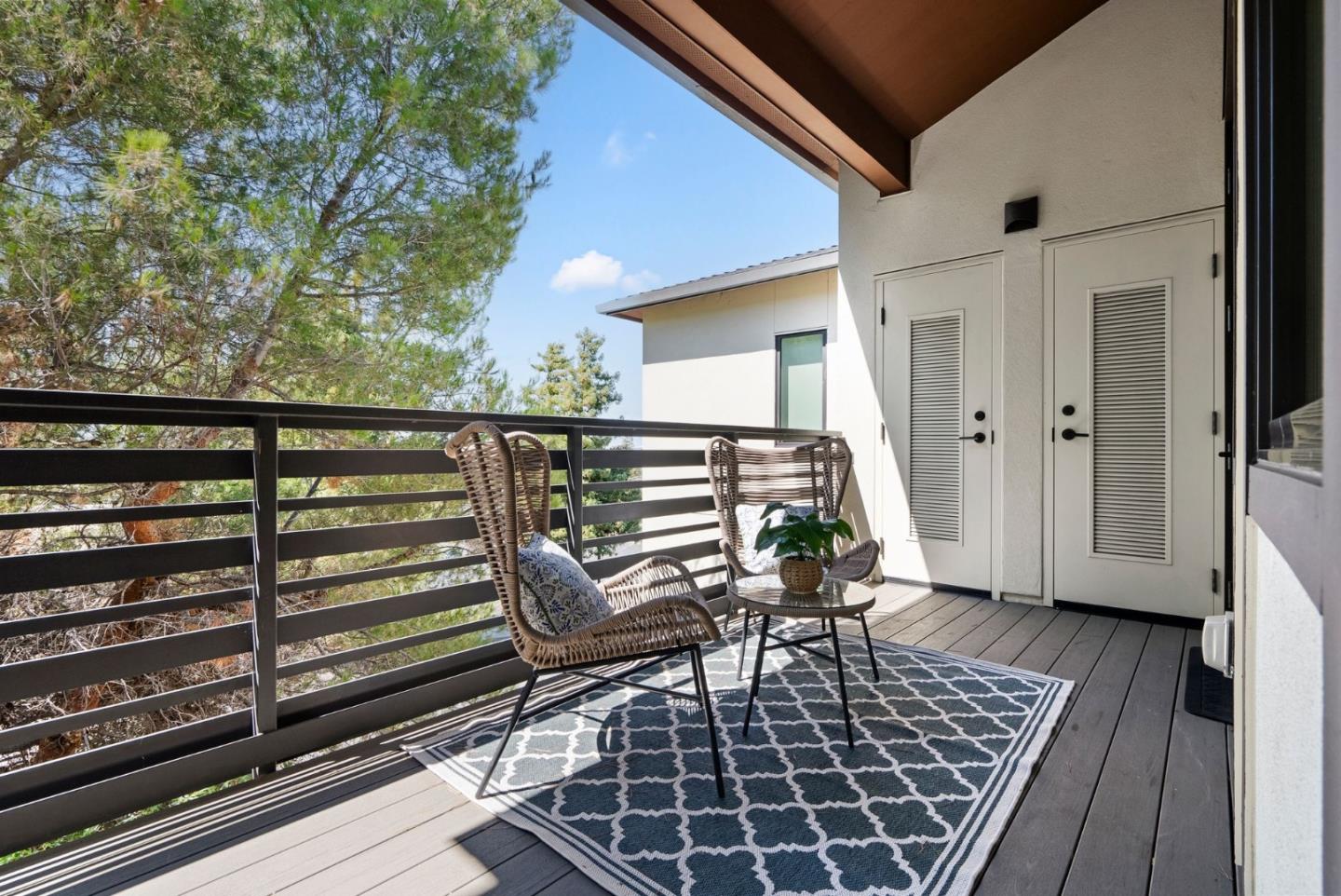 400 El Camino Real 402