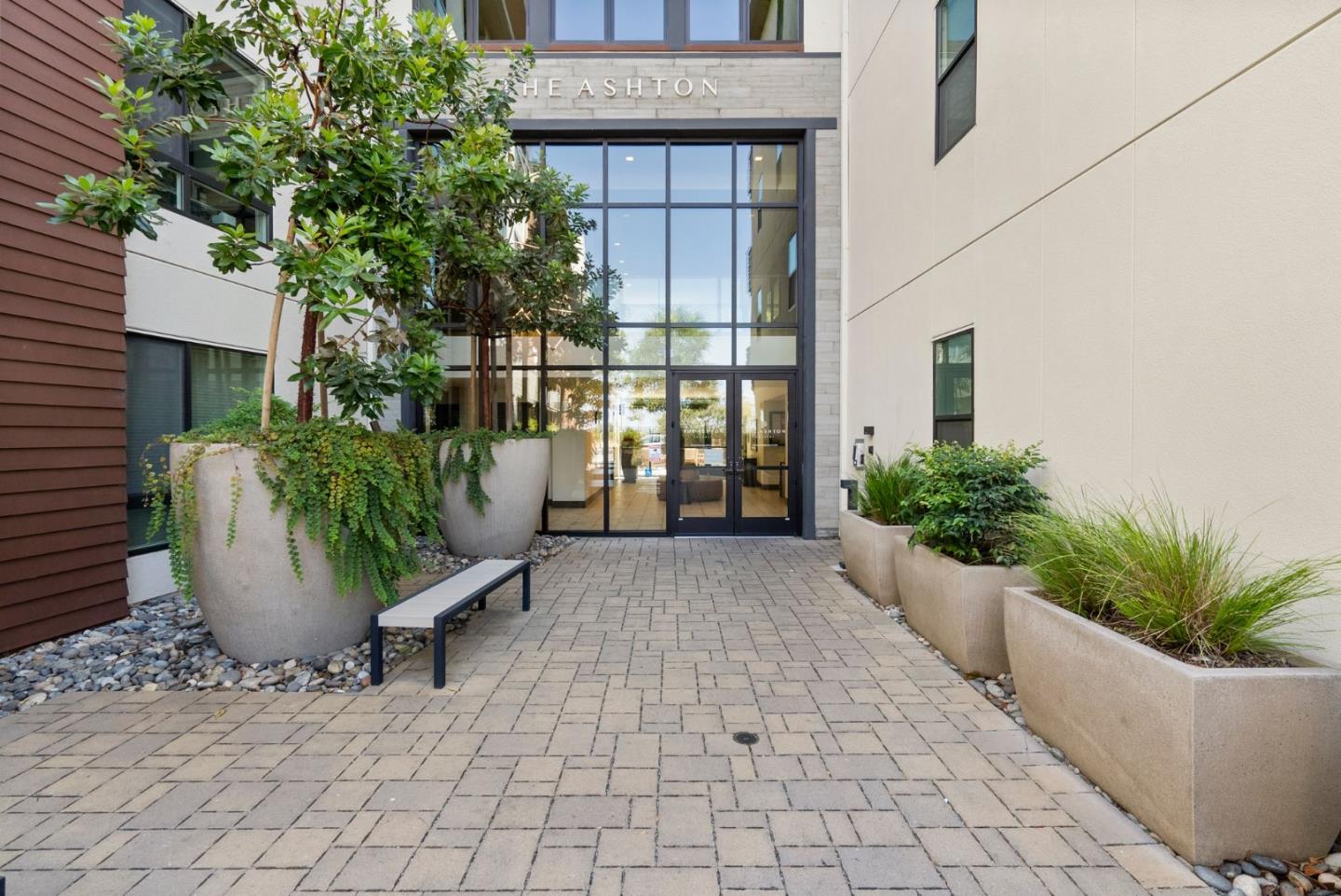 400 El Camino Real 402