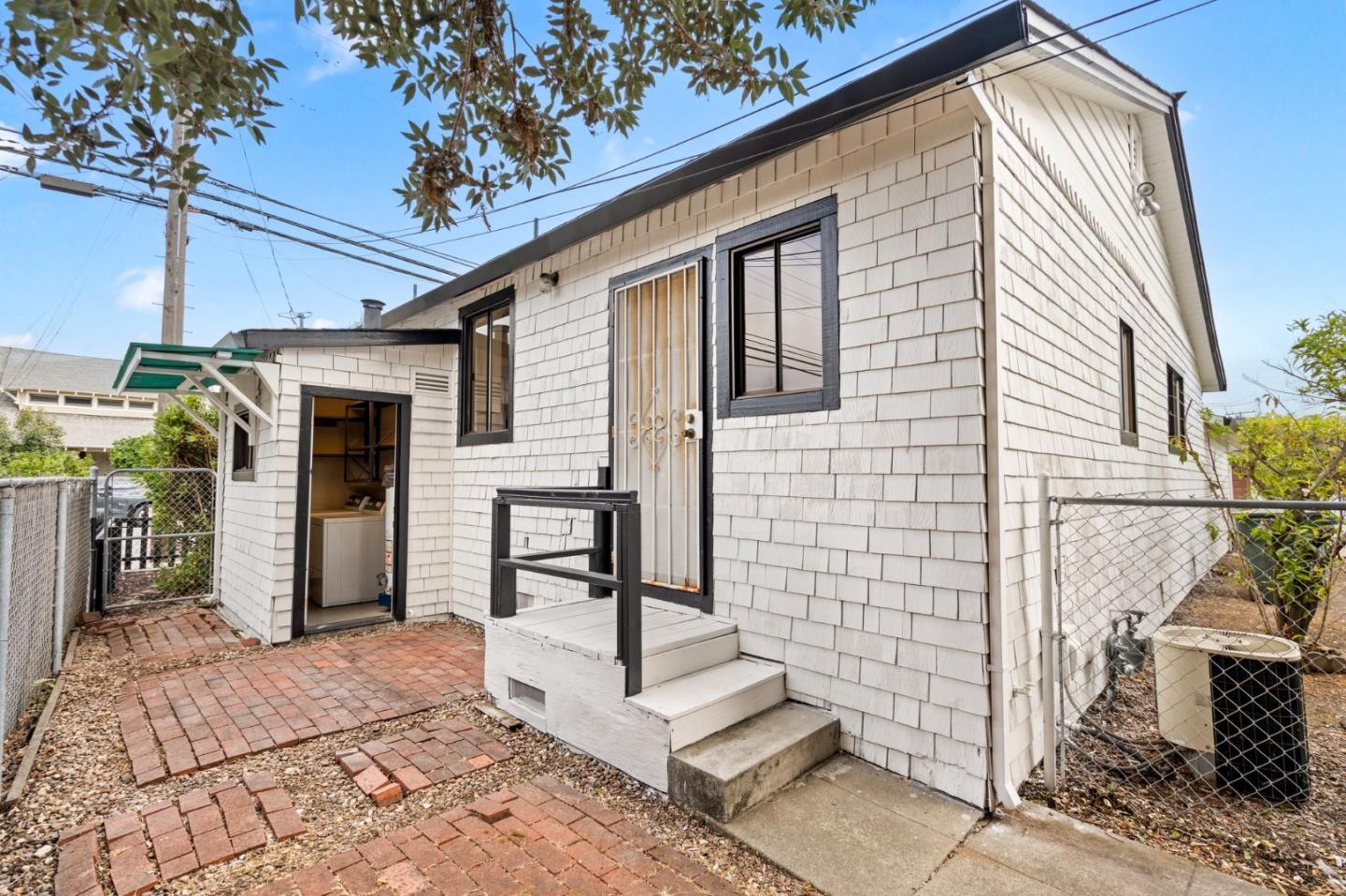 151 Dutton AVE