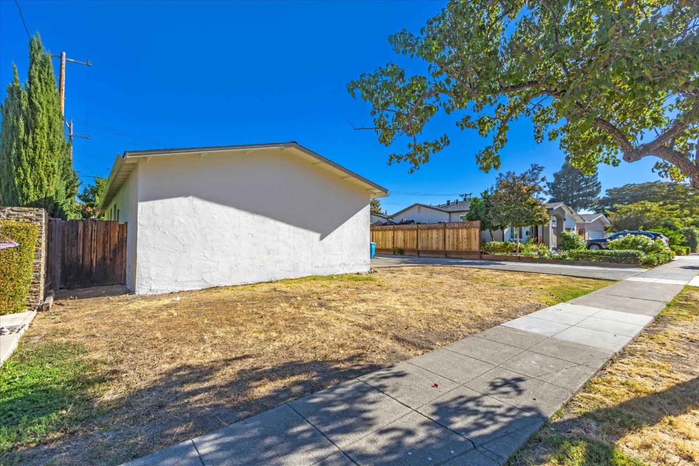 6675 Clifford DR