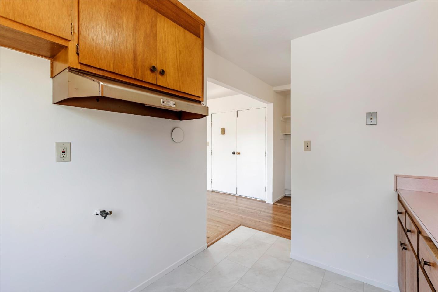 6675 Clifford DR