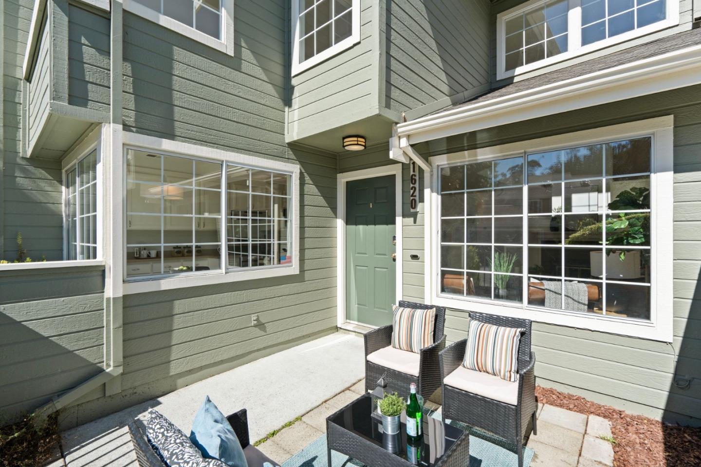 1620 Graystone LN