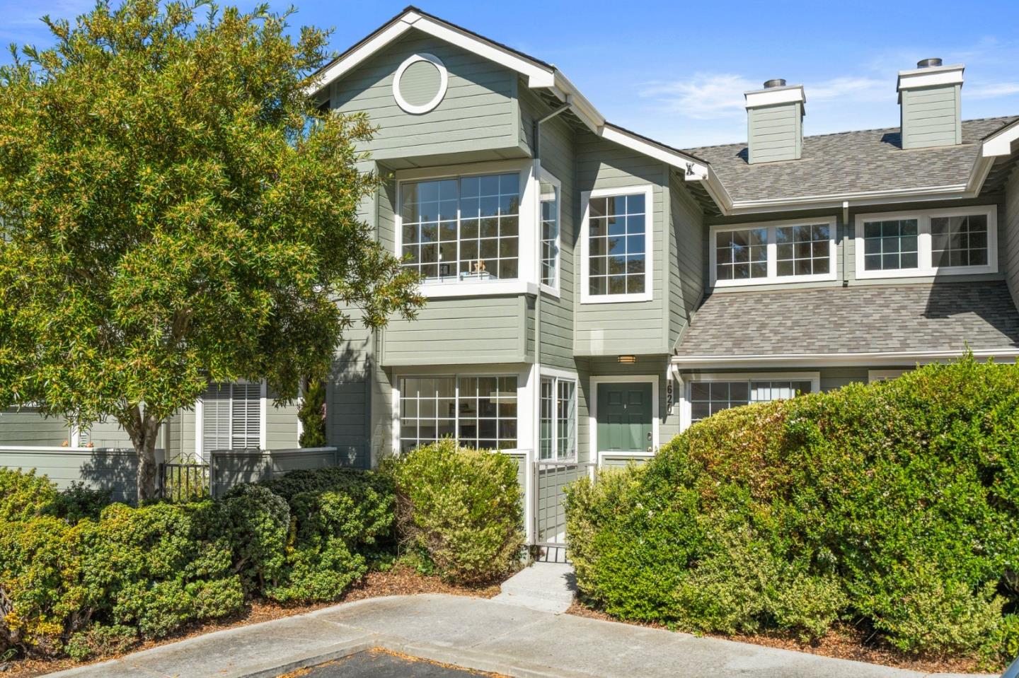1620 Graystone LN