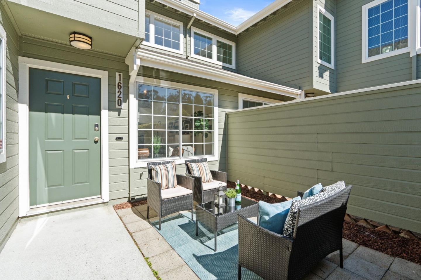 1620 Graystone LN