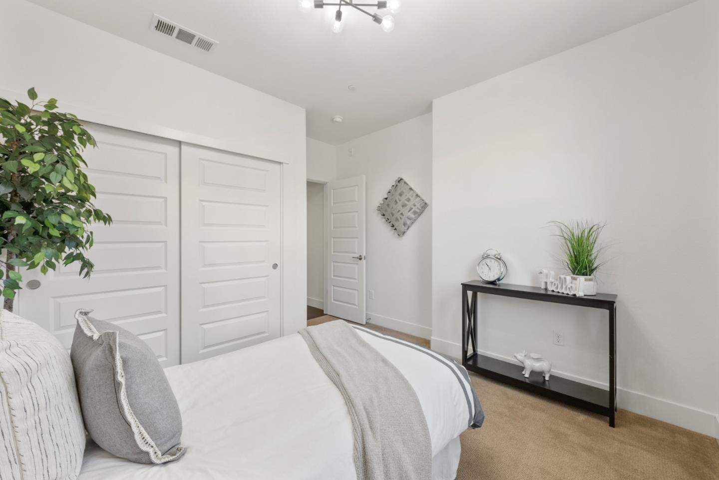 467 Landeros DR