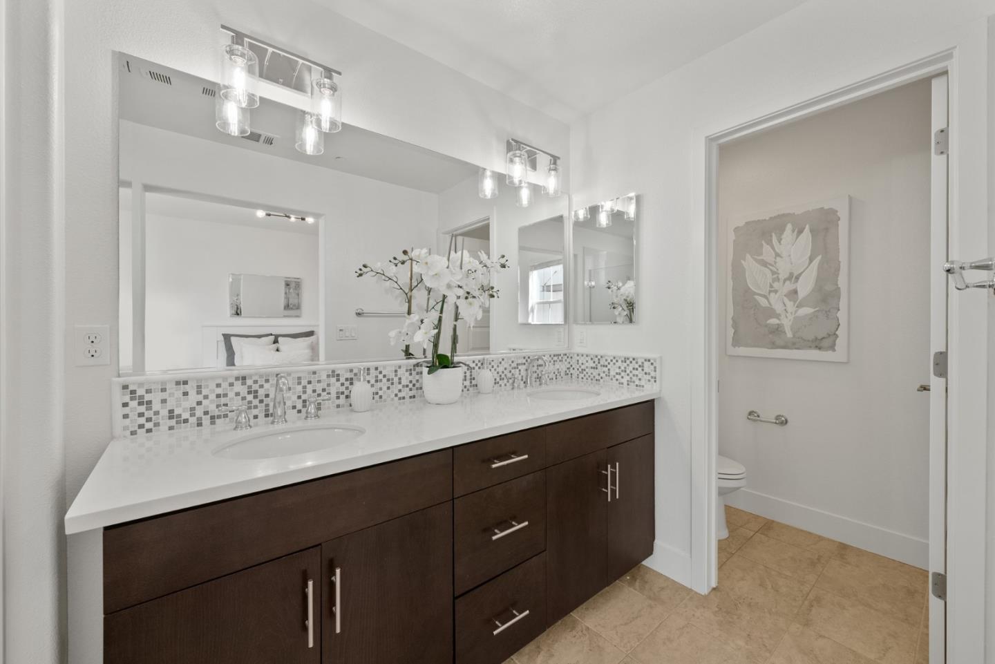 467 Landeros DR