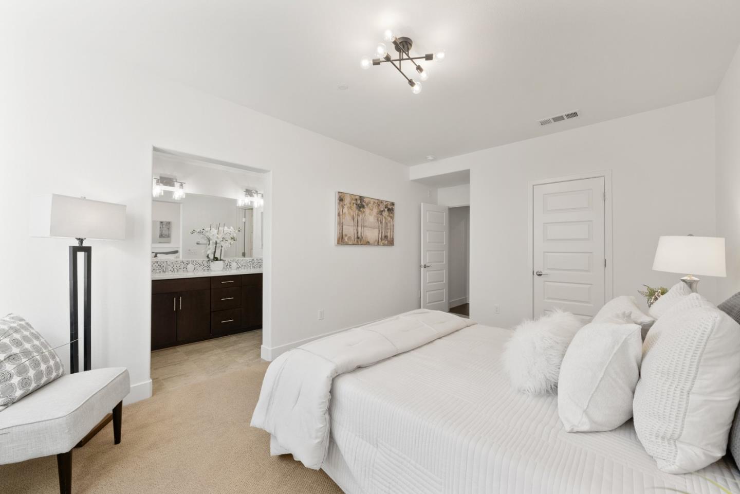 467 Landeros DR