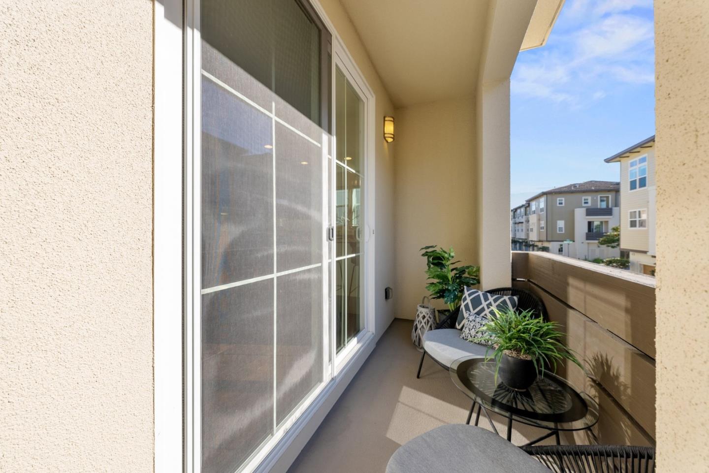 467 Landeros DR