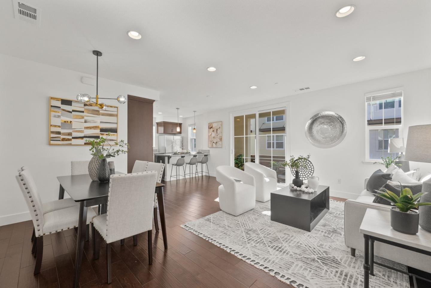 467 Landeros DR