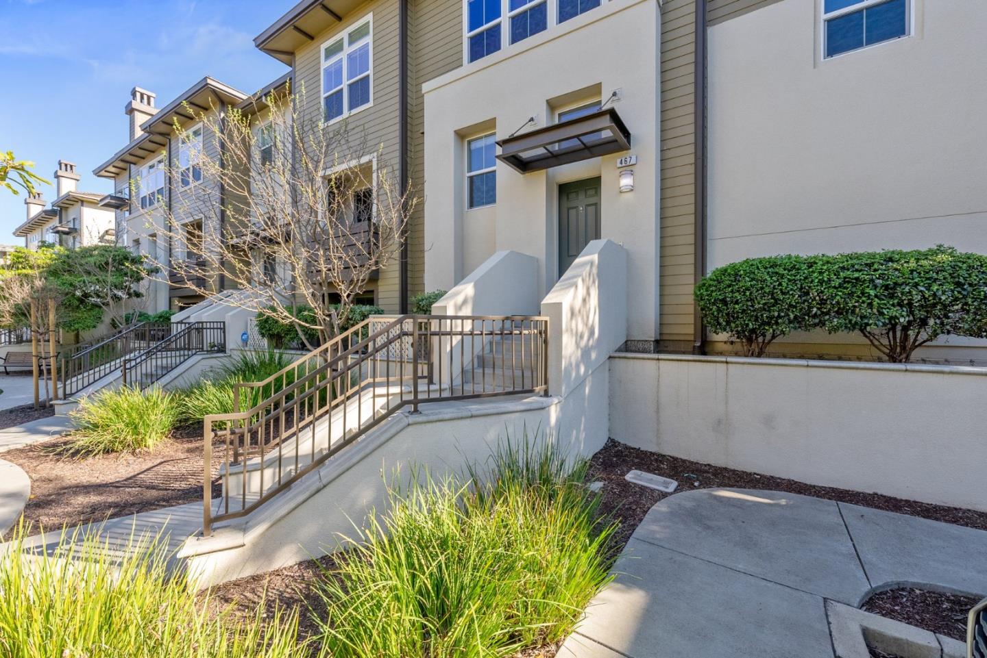 467 Landeros DR