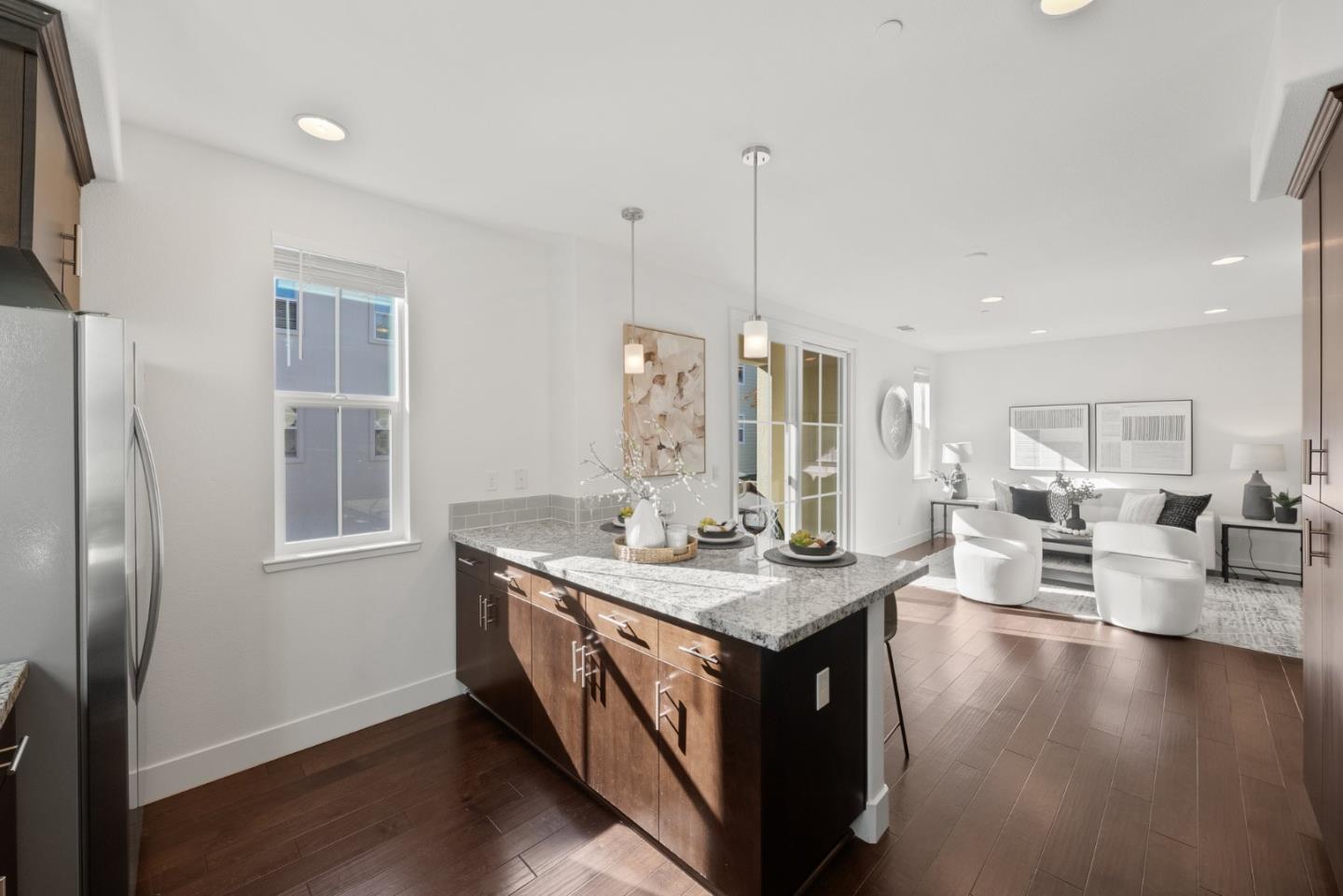 467 Landeros DR