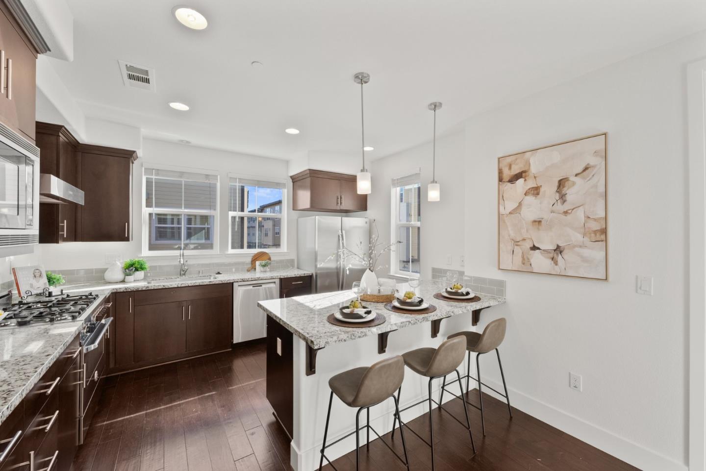 467 Landeros DR