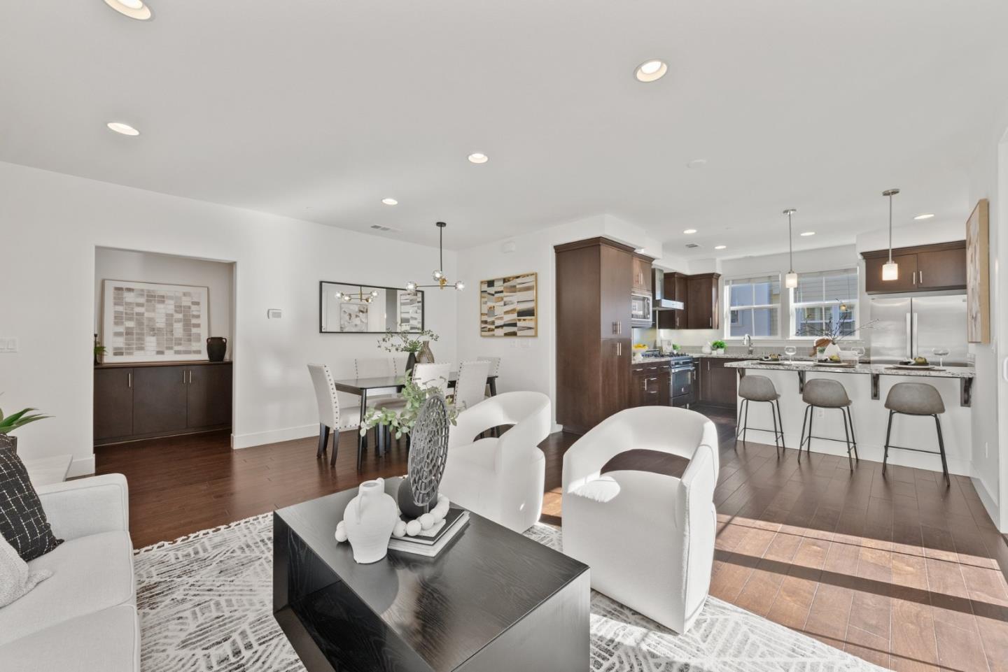 467 Landeros DR