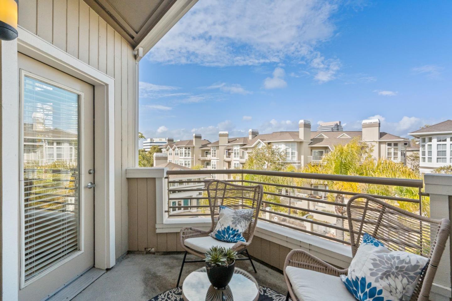 860 Meridian Bay LN 323