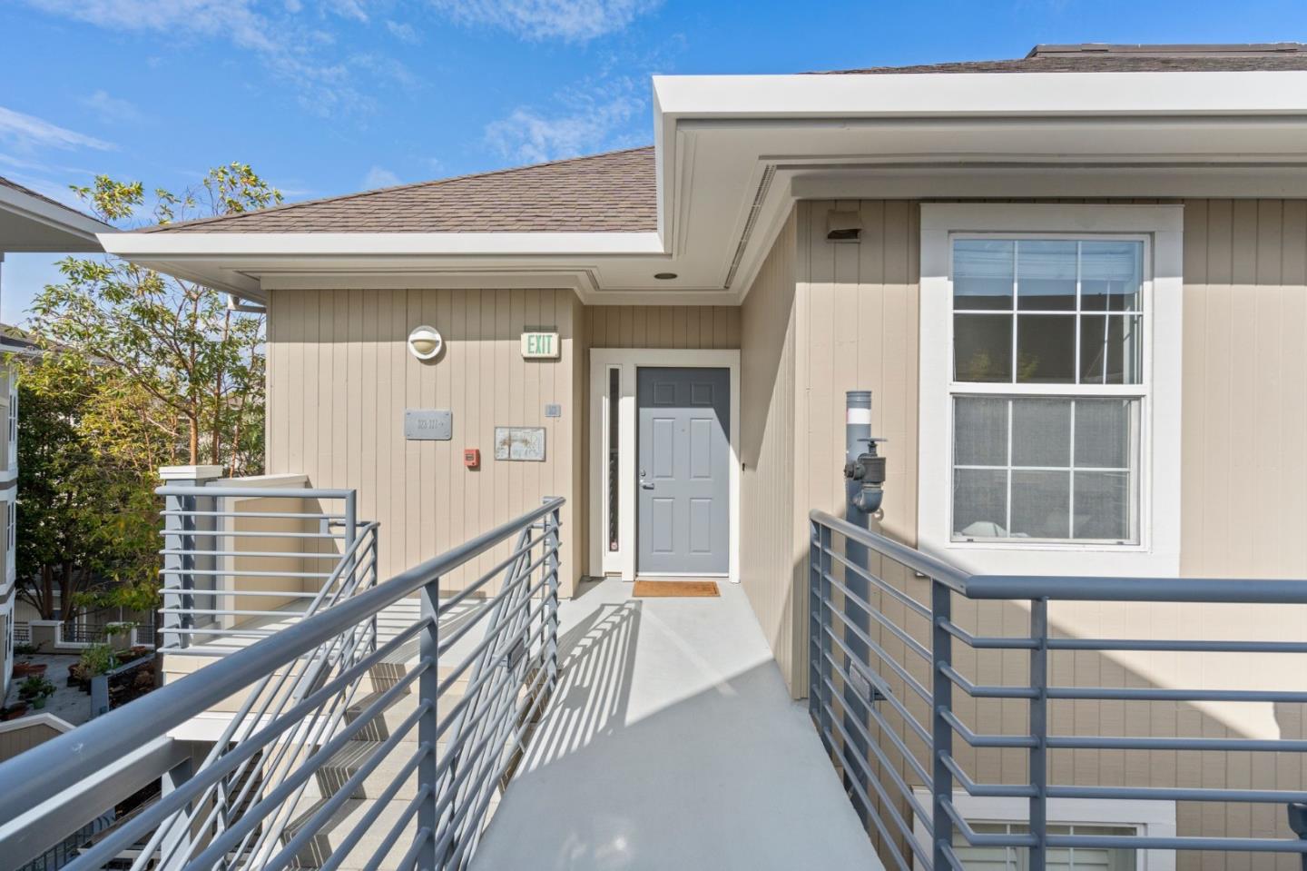 860 Meridian Bay LN 323