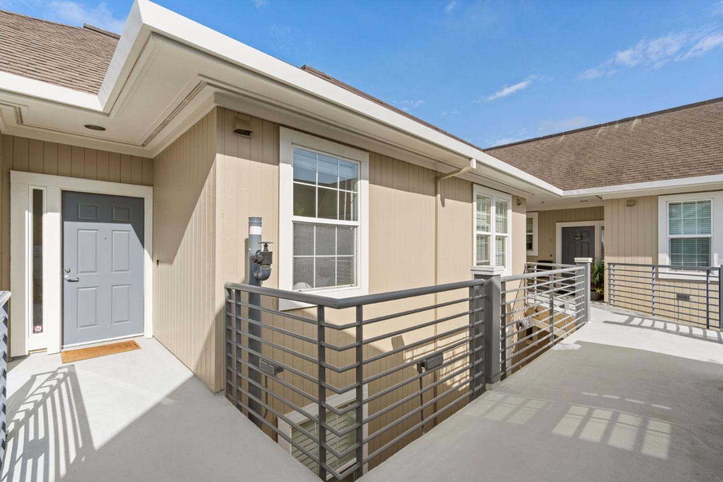 860 Meridian Bay LN 323