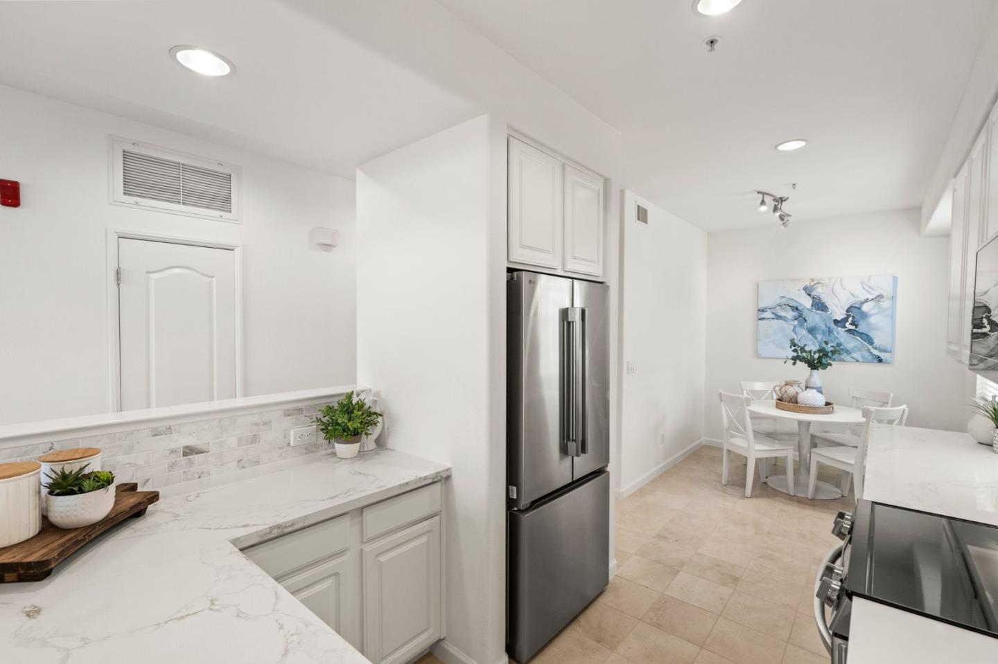 860 Meridian Bay LN 323