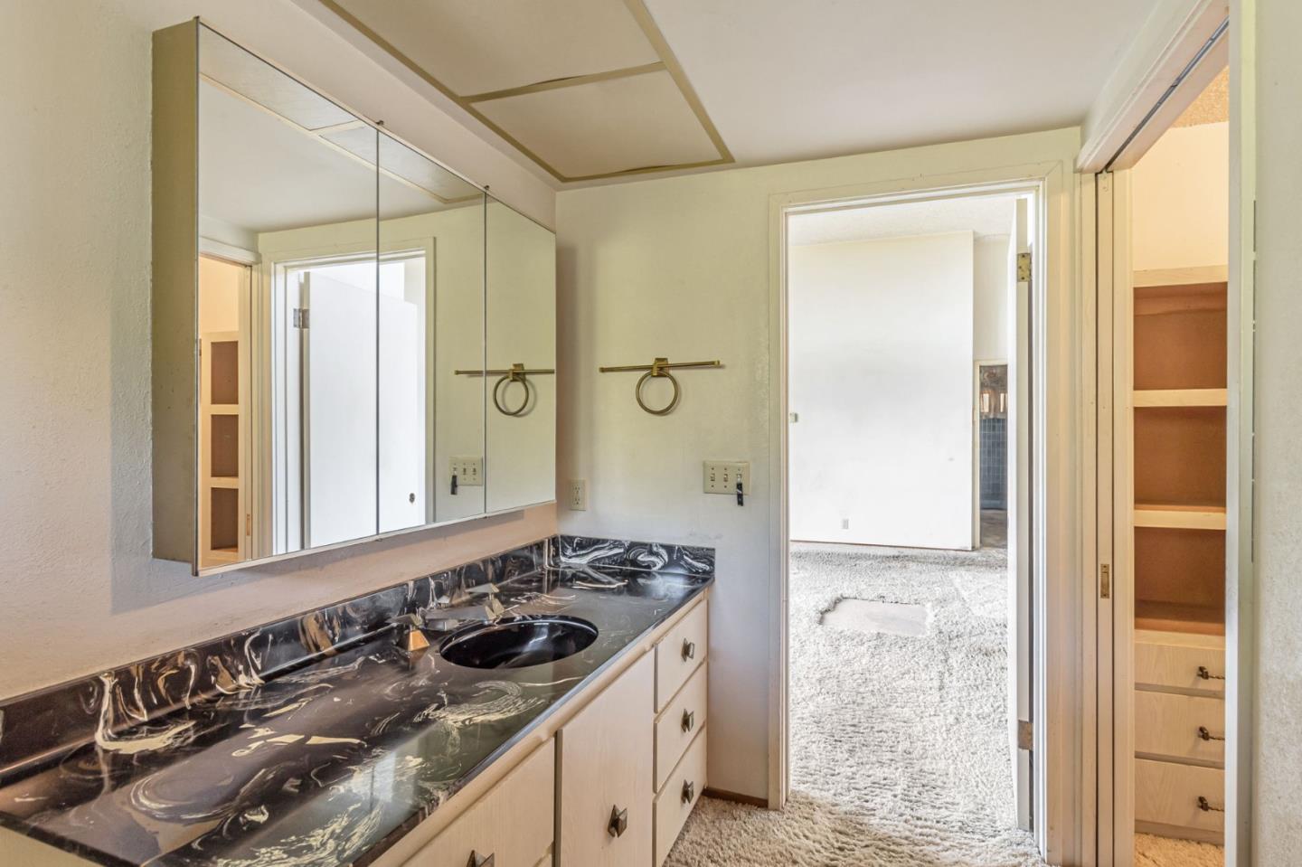 951 Laurel Glen DR