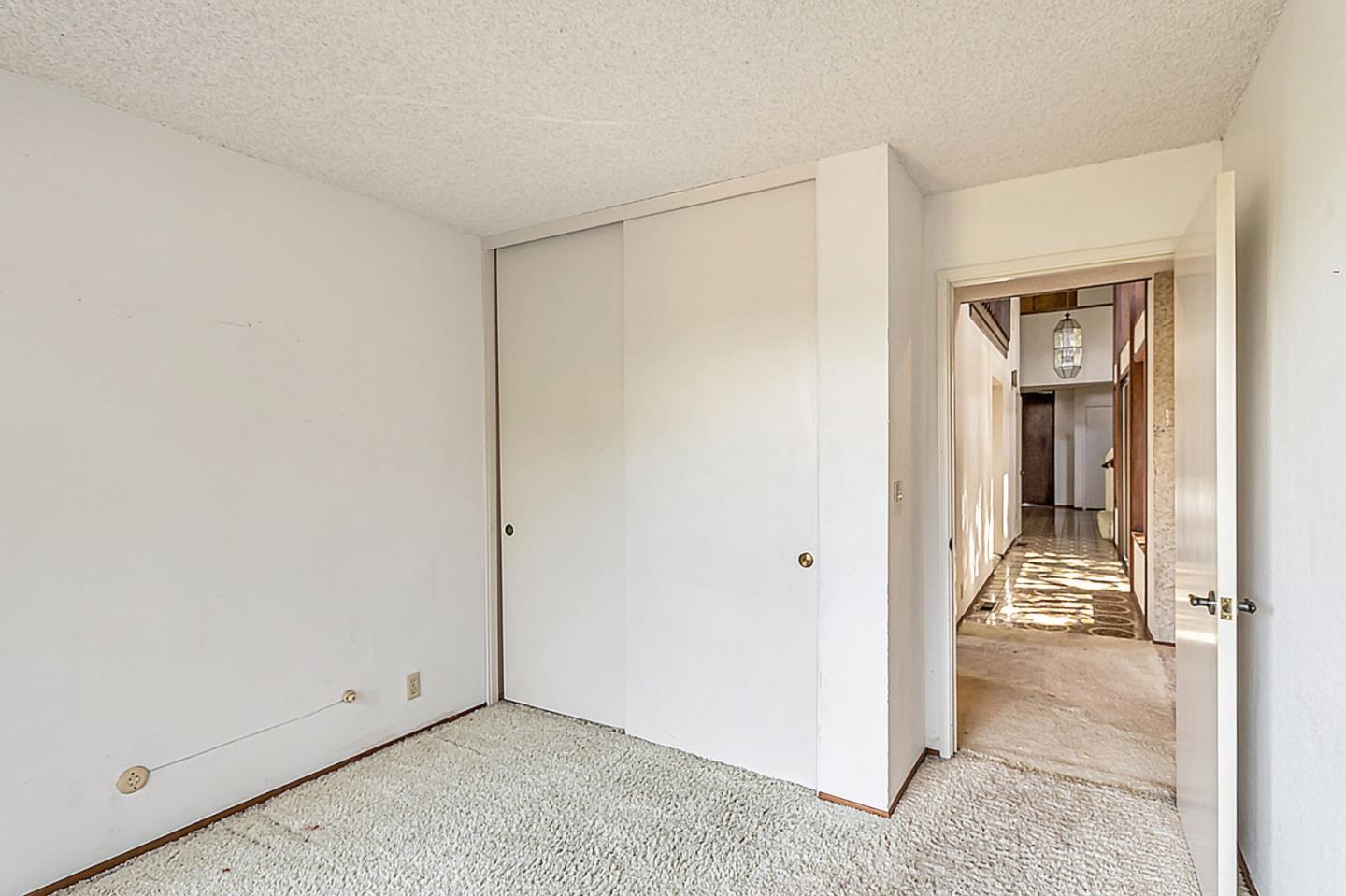 951 Laurel Glen DR