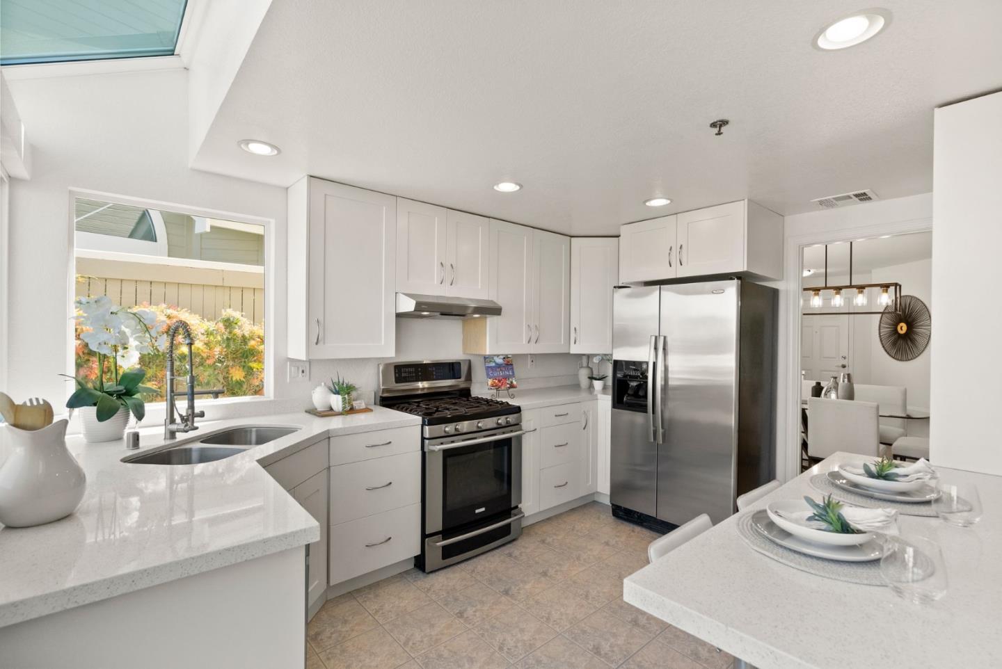 156 Treeview DR