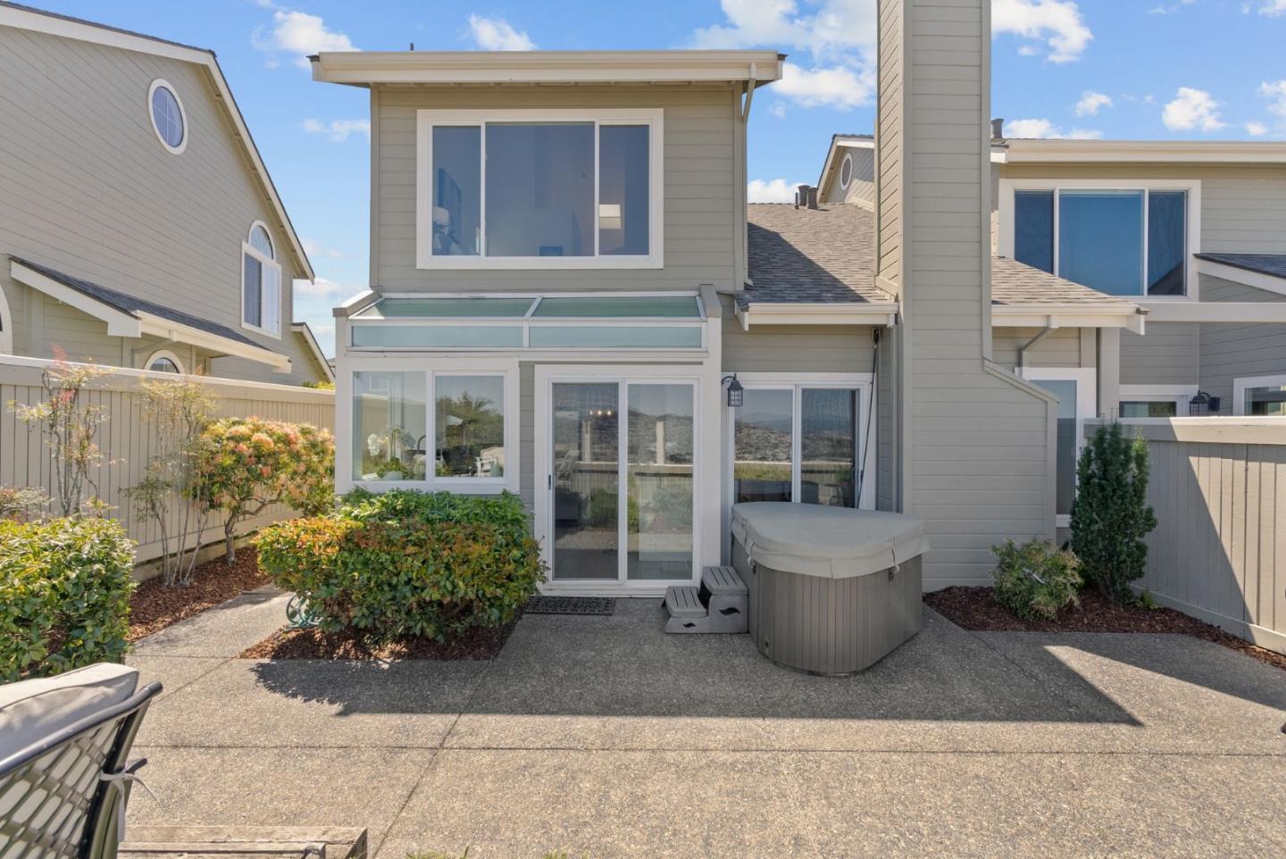 156 Treeview DR