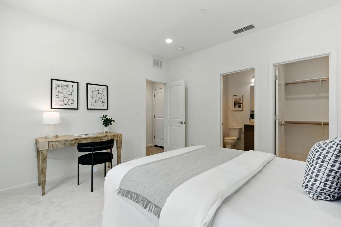 39855 Pelton Terrace