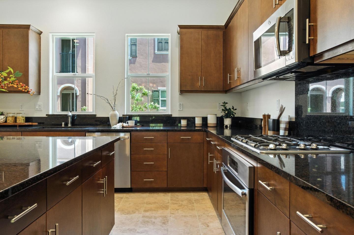 39855 Pelton Terrace