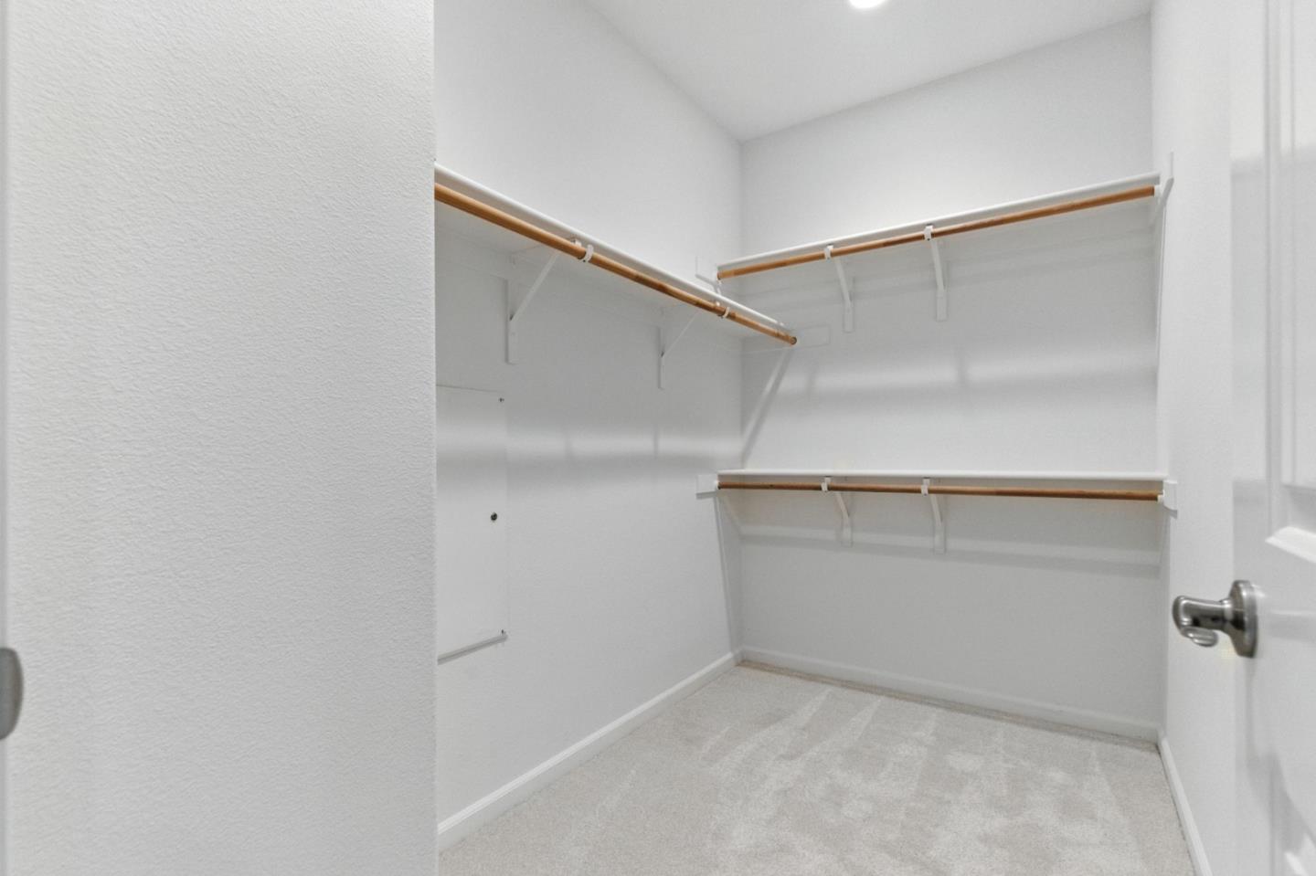 39855 Pelton Terrace