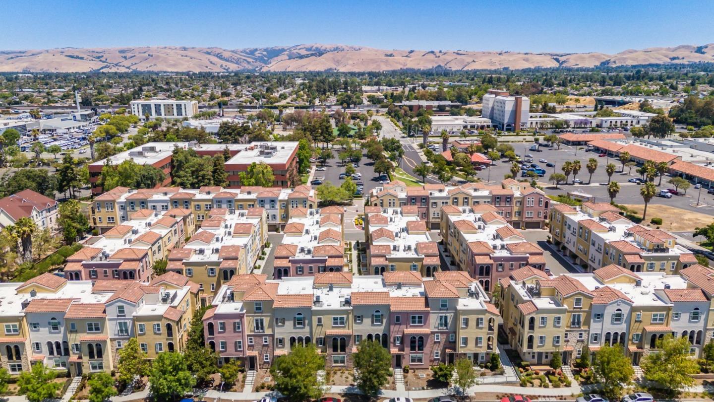 39855 Pelton Terrace