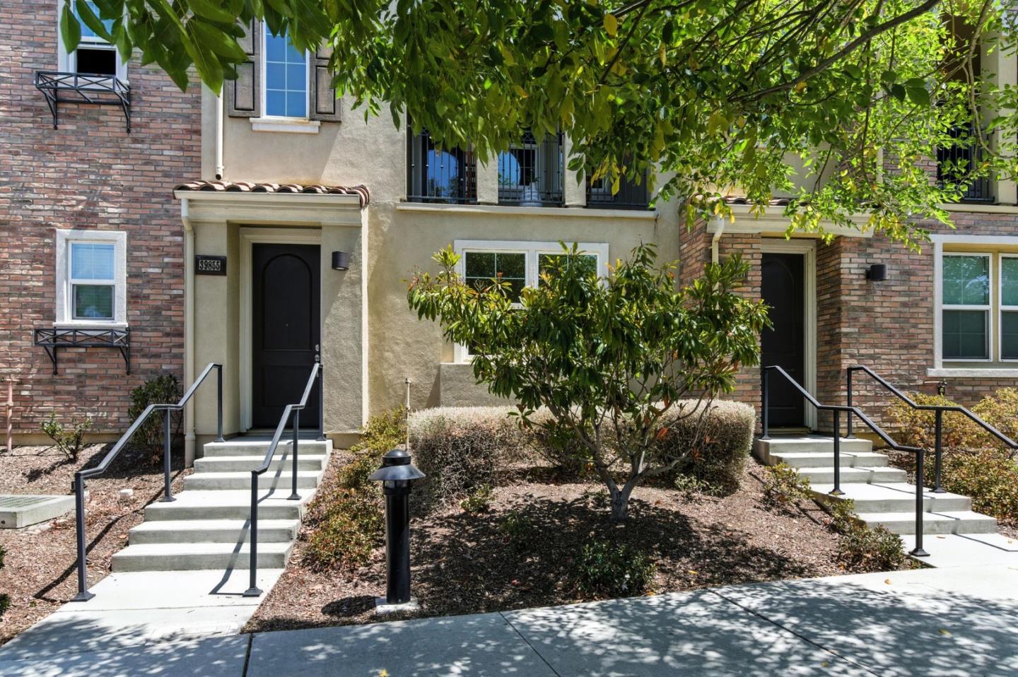 39855 Pelton Terrace