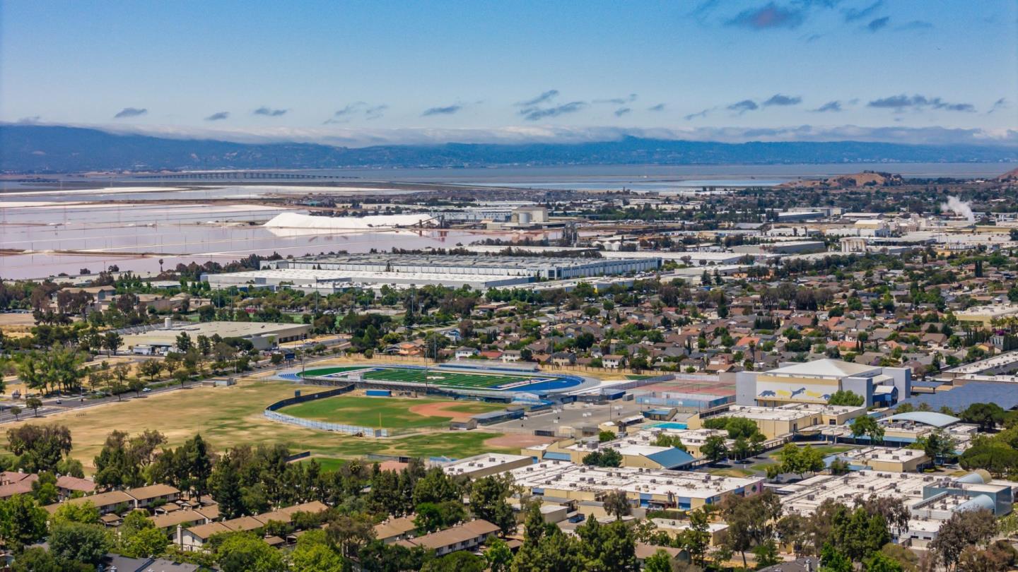 39855 Pelton Terrace