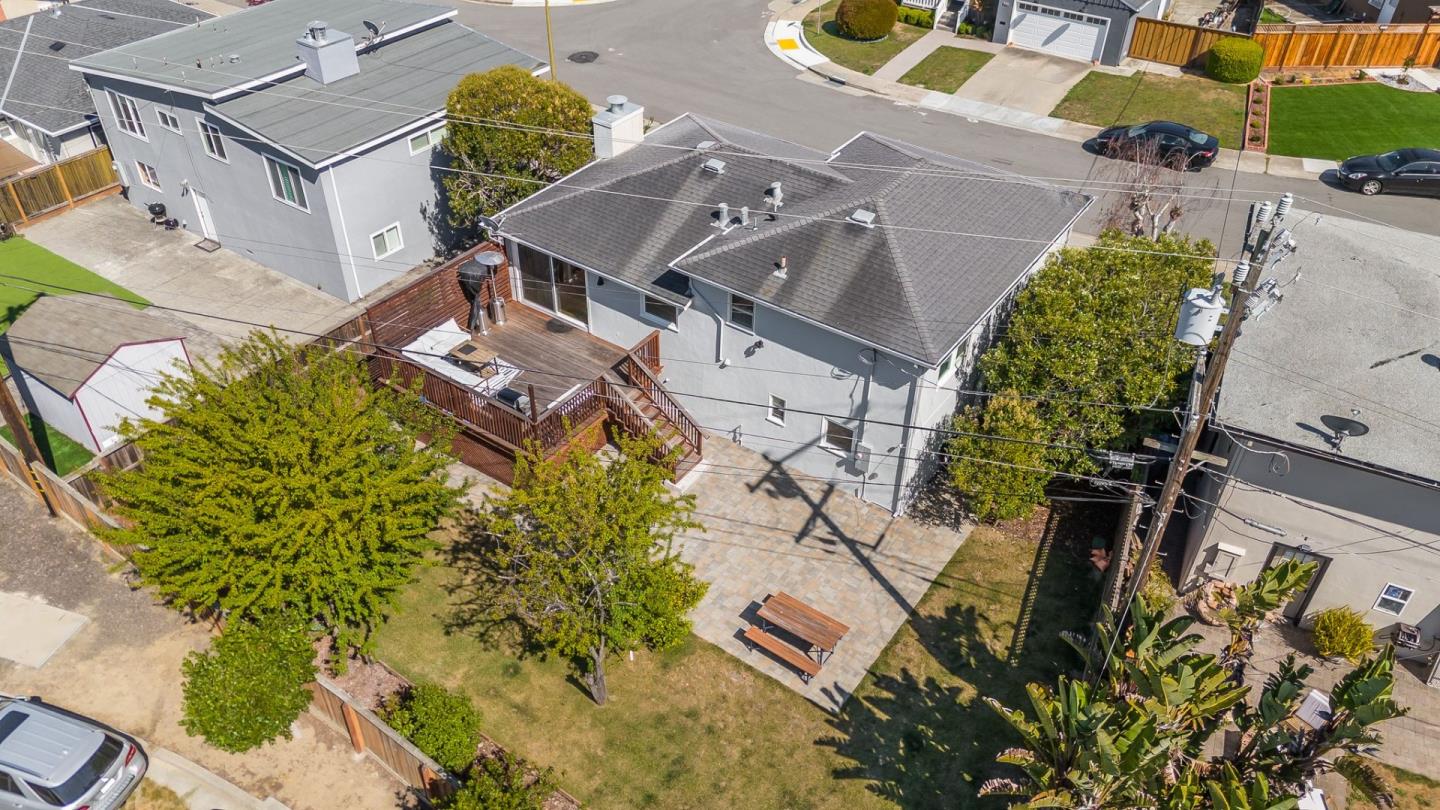 583 Hawthorne Avenue