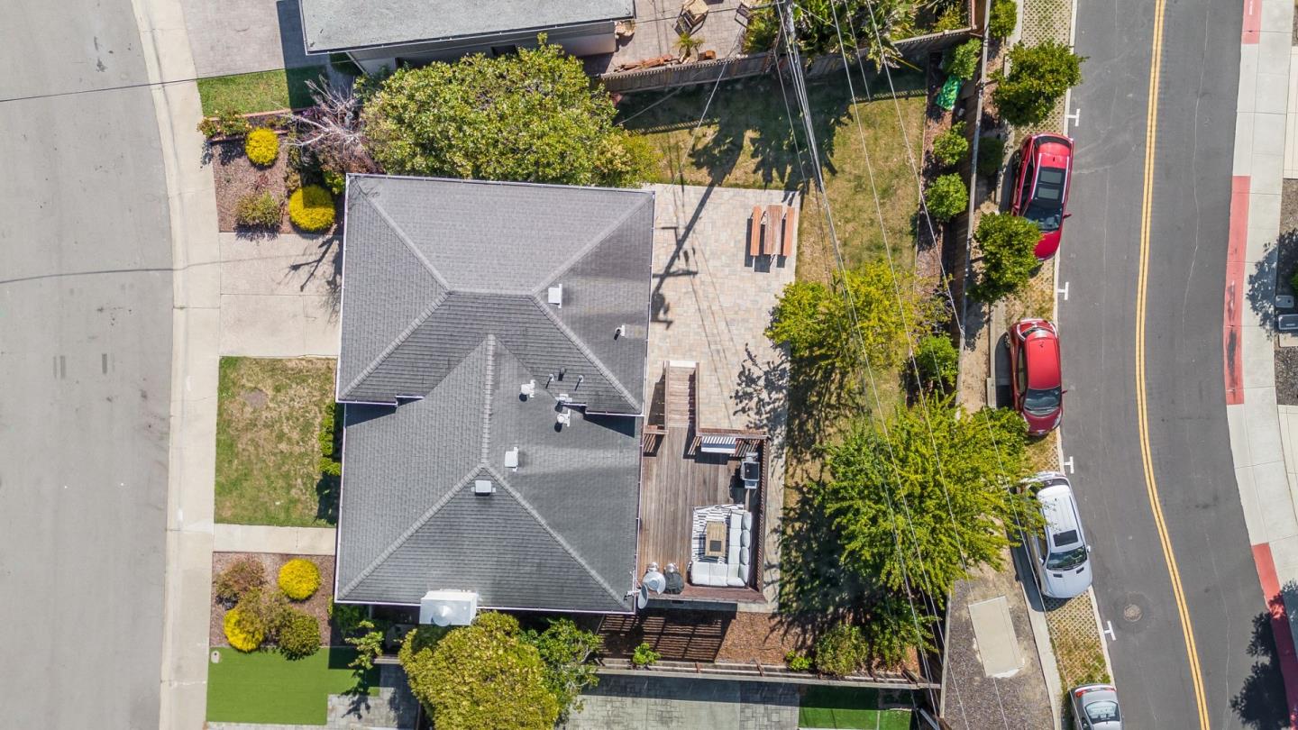 583 Hawthorne Avenue