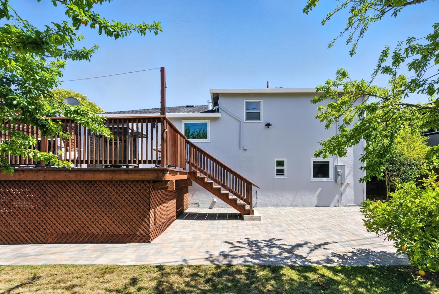 583 Hawthorne Avenue