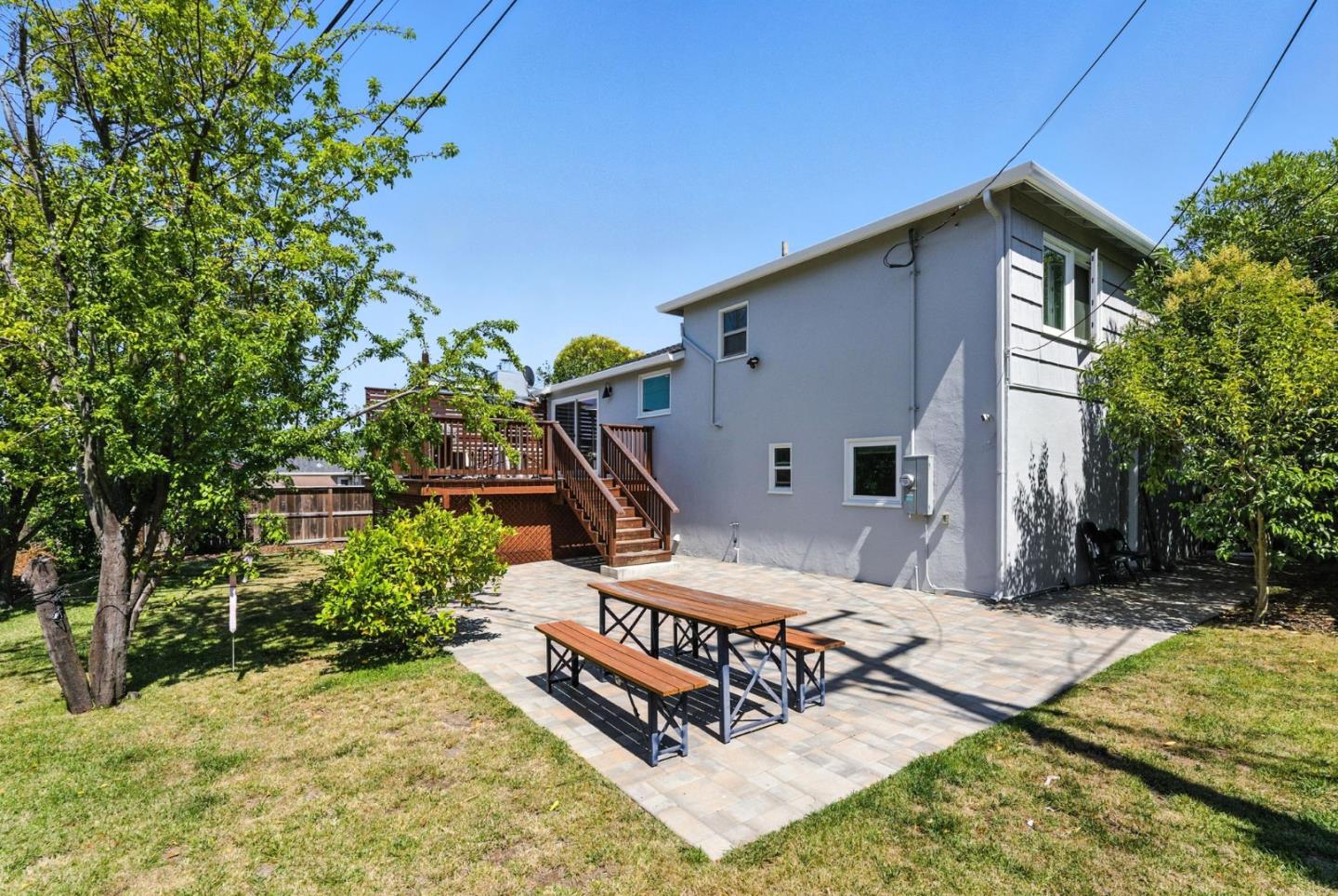 583 Hawthorne Avenue