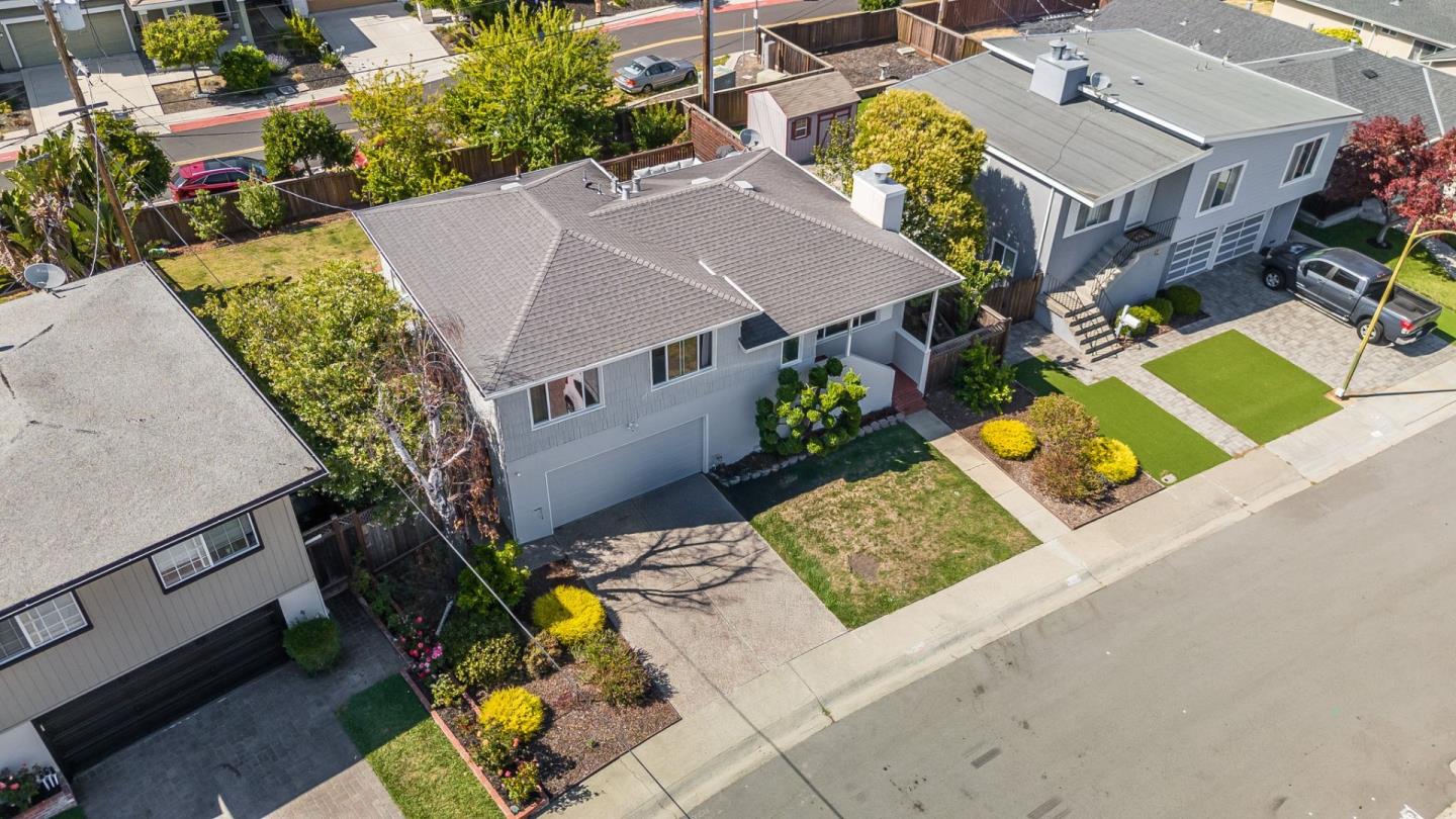 583 Hawthorne Avenue