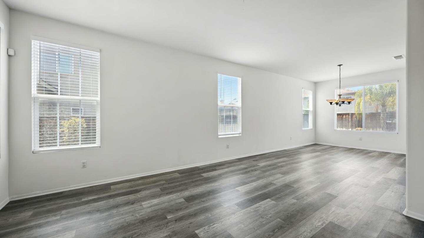 1553 Coldridge Circle