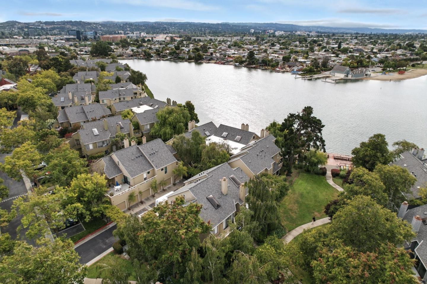 914 Shoreline Drive