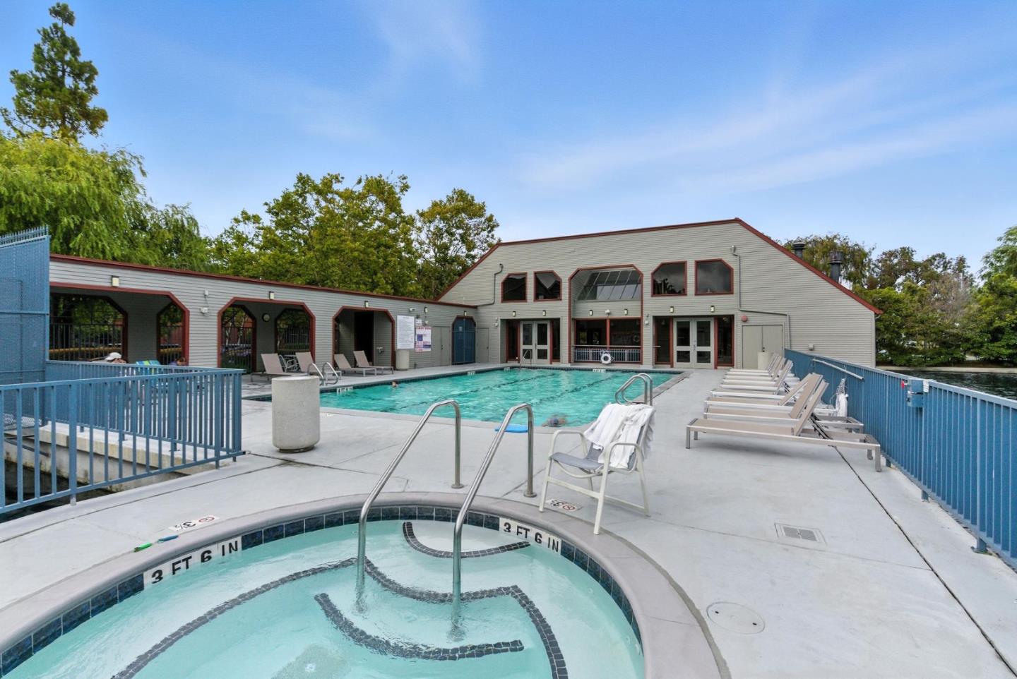 914 Shoreline Drive