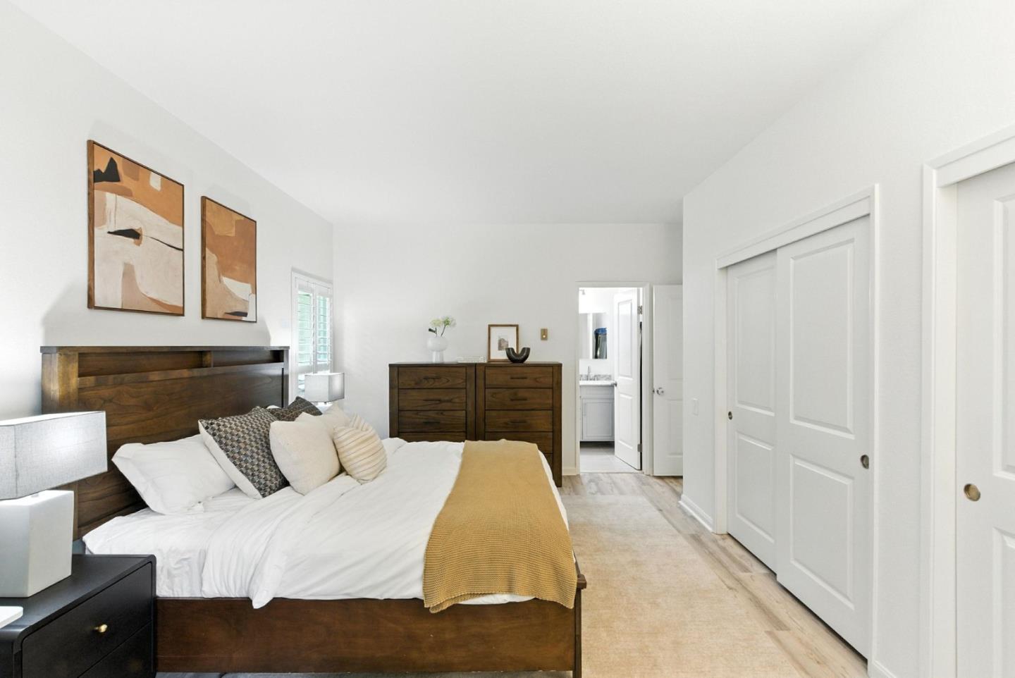 914 Shoreline Drive