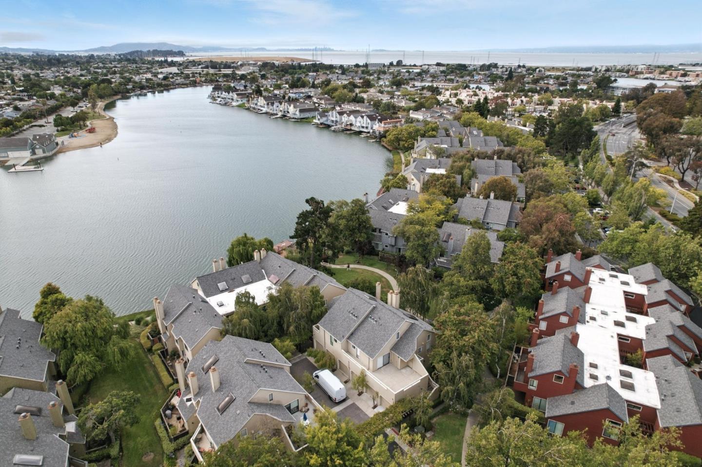 914 Shoreline Drive