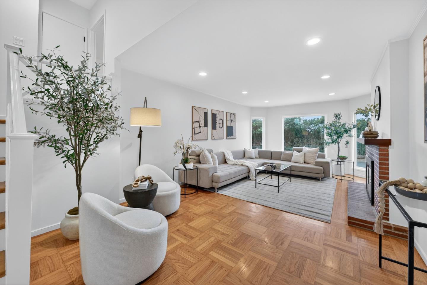 876 North Mayfair Avenue