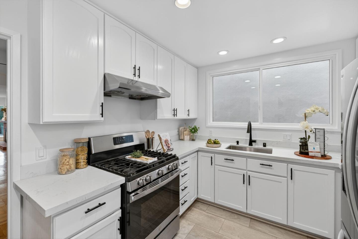 876 North Mayfair Avenue