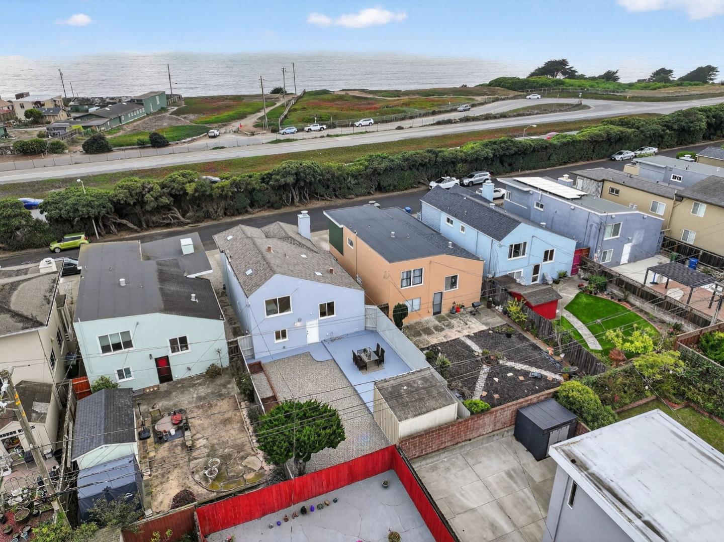 876 North Mayfair Avenue