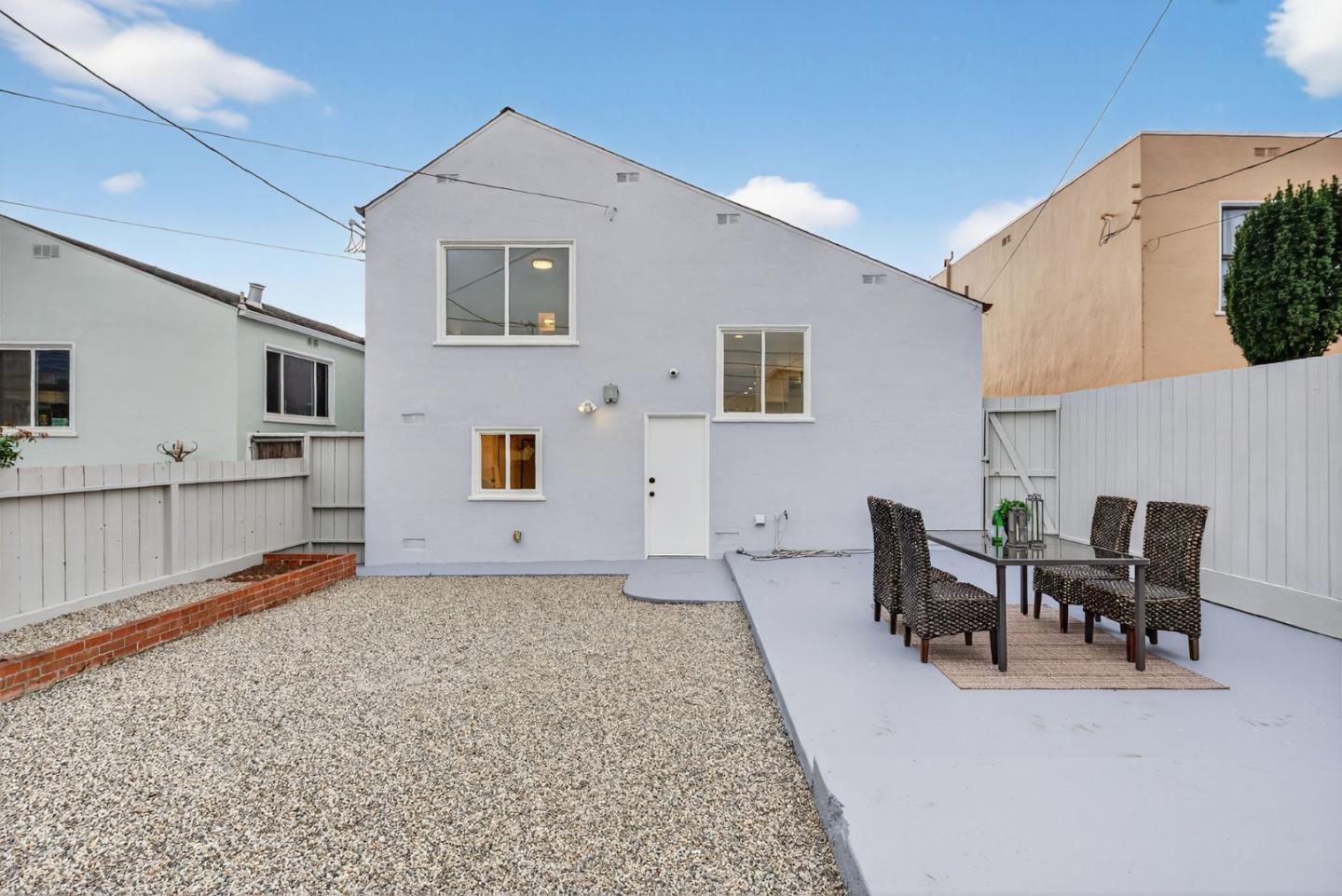 876 North Mayfair Avenue